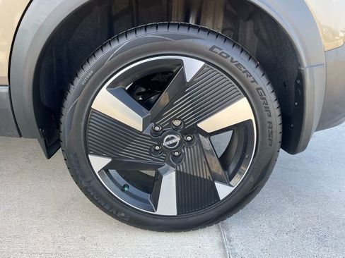 Used 2025 Nissan Kicks SR w/ Illumination Package image 17