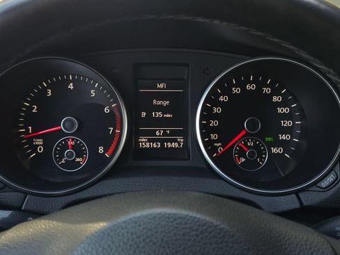 Used 2011 Volkswagen Jetta SE w/ Wheel & Sunroof Pkg FWD image 26