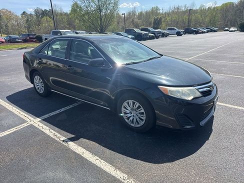 Used 2012 Toyota Camry LE image 1