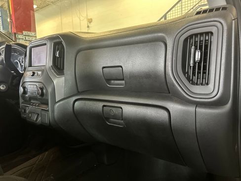 Used 2020 Chevrolet Silverado 1500 Custom w/ Custom Value Package image 13