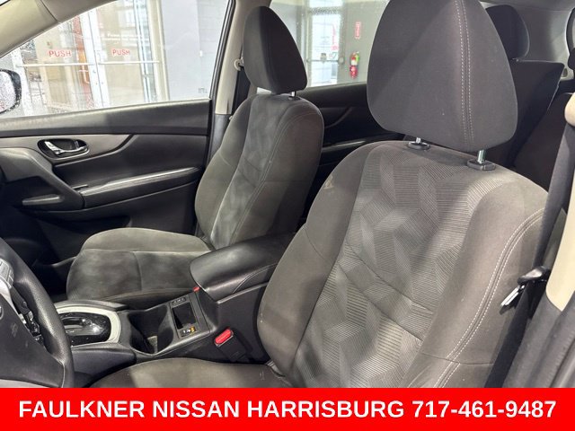 Used 2016 Nissan Rogue SV w/ SV Premium Package AWD/4WD image 18