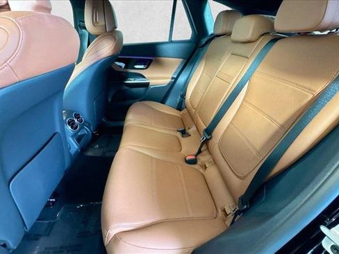 Used 2025 Mercedes-Benz GLC 300 4MATIC image 20