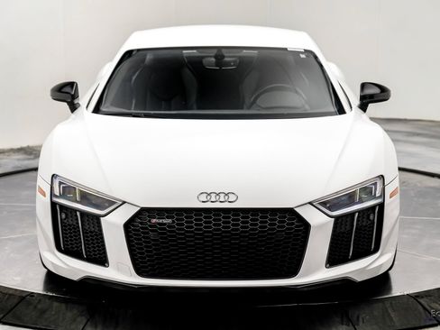 Used 2018 Audi R8 V10 RWD image 36
