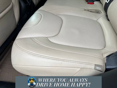 Used 2017 Jeep Cherokee Limited image 25