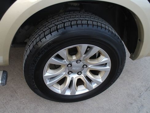 Used 2014 RAM 1500 Laramie Longhorn w/ Convenience Group image 29