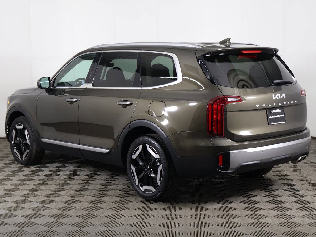 Certified 2025 Kia Telluride S FWD image 11