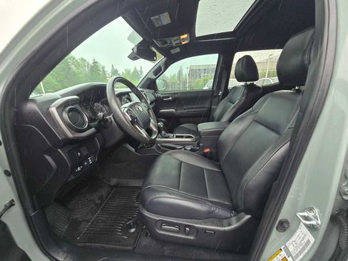 Used 2023 Toyota Tacoma TRD Off-Road w/ TRD Premium Off Road Package AWD/4WD image 21