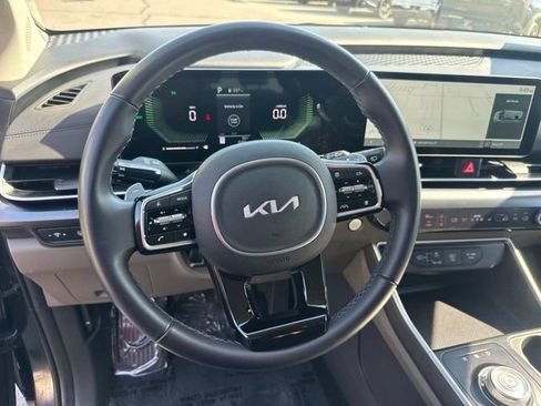 Used 2026 Kia Carnival LXS FWD image 12