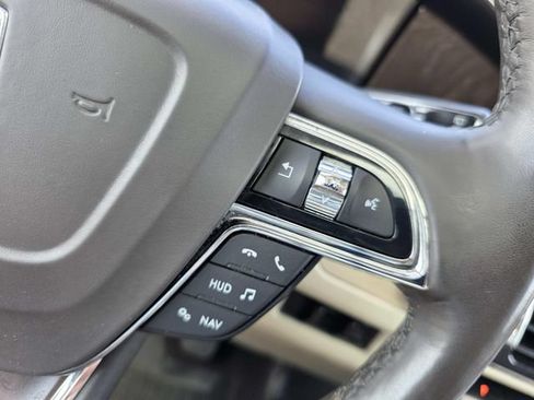 Used 2019 Lincoln Navigator Reserve AWD/4WD image 13