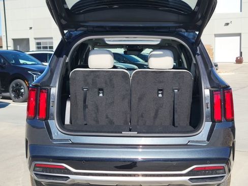 Used 2023 Kia Sorento SX image 17