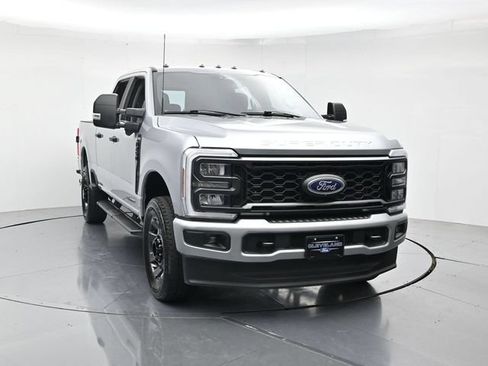 Certified 2024 Ford F250 XL w/ STX Appearance Package AWD/4WD image 4