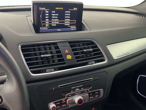 Used 2016 Audi Q3 2.0T Prestige w/ Prestige Package image 28