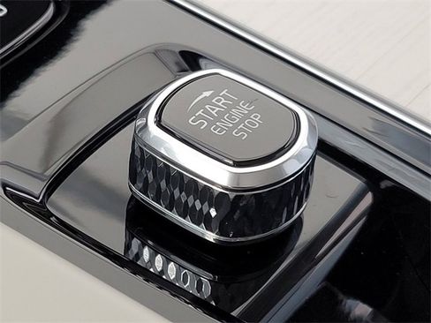 New 2026 Volvo XC60 B5 Ultra w/ Protection Package Premier image 20