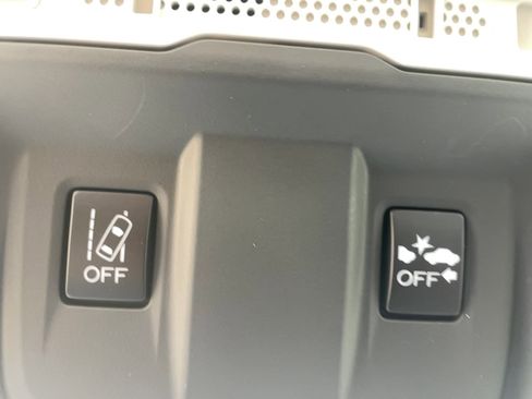 Used 2022 Subaru Forester image 7