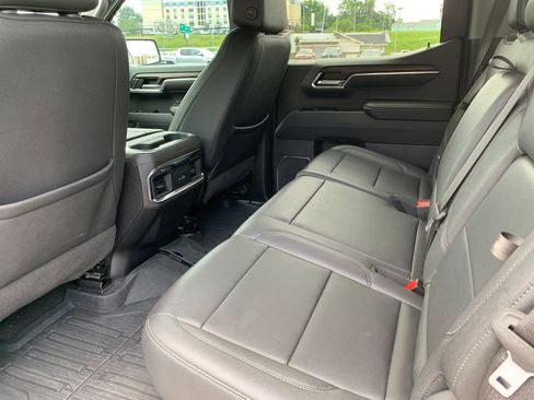 Used 2023 GMC Sierra 1500 SLT AWD/4WD image 14