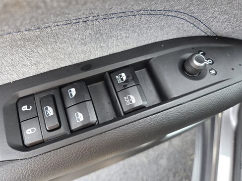 Used 2023 Jeep Compass Latitude w/ Convenience Group image 24