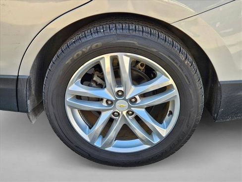 Used 2018 Chevrolet Equinox Premier image 21