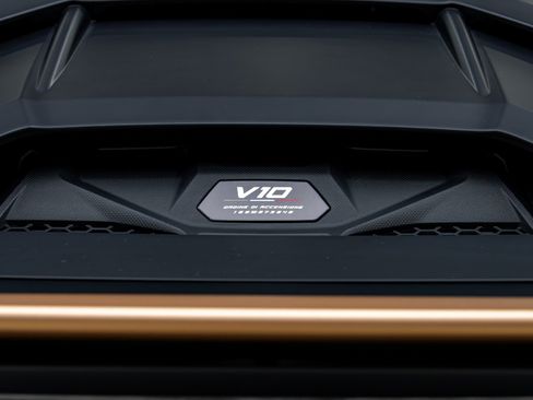 Used 2024 Lamborghini Huracan Sterrato AWD/4WD image 31