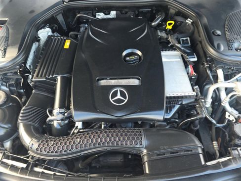 Used 2017 Mercedes-Benz E 300 4MATIC image 18