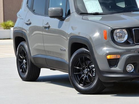 Used 2020 Jeep Renegade Latitude image 2