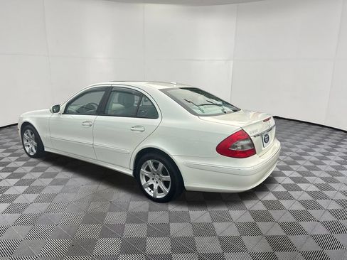Used 2007 Mercedes-Benz E 350 4MATIC Sedan image 3