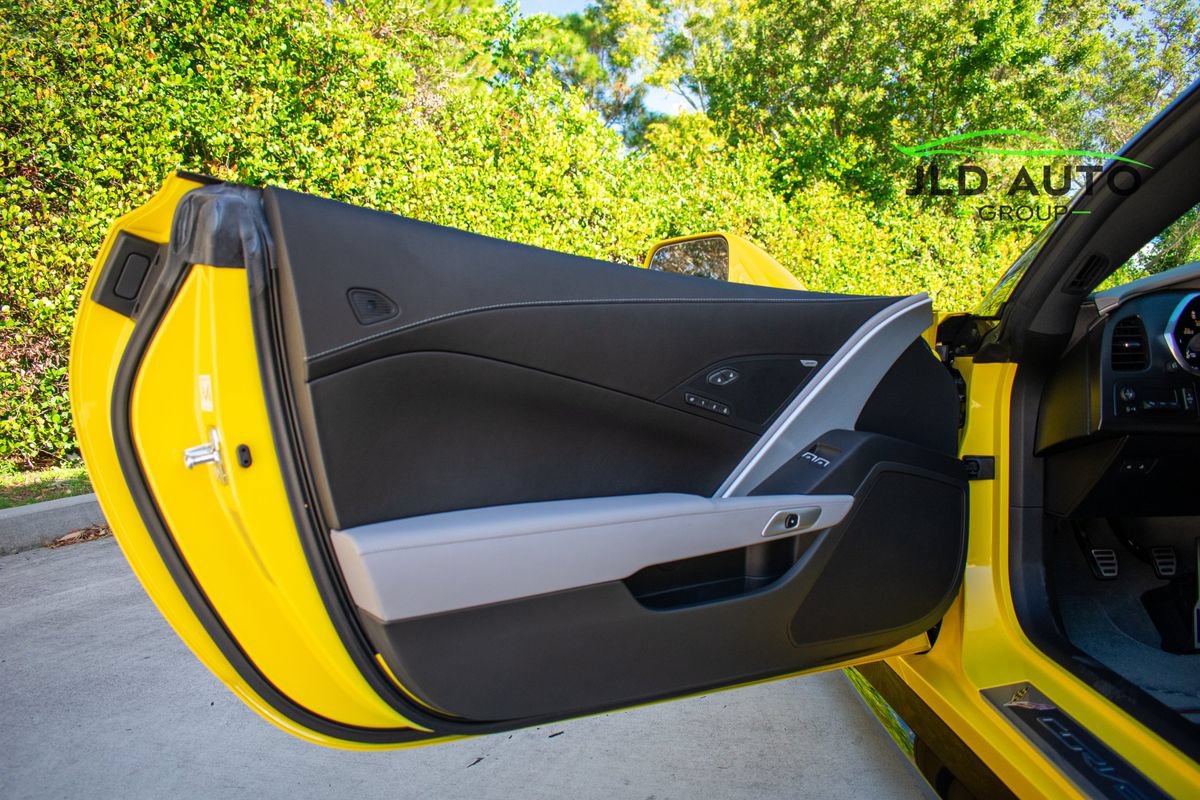 Used 2018 Chevrolet Corvette Z06 RWD image 27