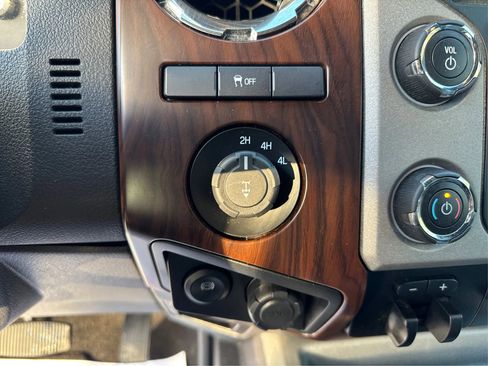 Used 2015 Ford F250 Lariat w/ Chrome Package image 18