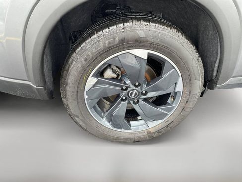 Used 2025 Nissan Rogue SV AWD/4WD image 10