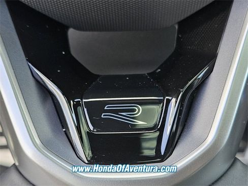 Used 2024 Volkswagen Tiguan SE R-Line image 25