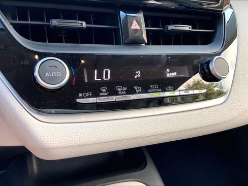 Used 2026 Toyota Corolla LE FWD image 31