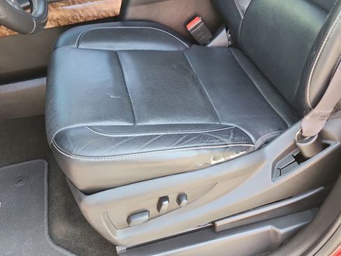 Used 2017 Chevrolet Suburban Premier image 7