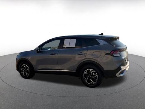 Used 2025 Kia Sportage LX image 9