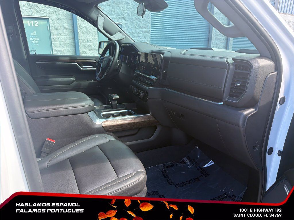 Used 2024 Chevrolet Silverado 1500 LT Trail Boss AWD/4WD image 31