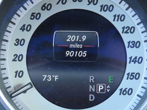 Used 2015 Mercedes-Benz E 400 Sedan image 20