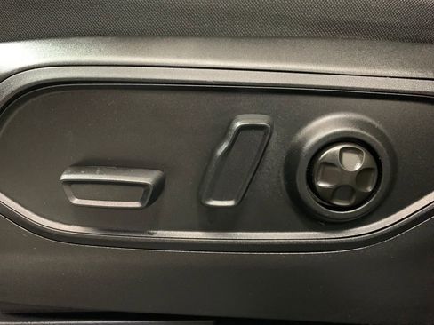 Used 2024 Jeep Grand Cherokee Altitude AWD/4WD image 5