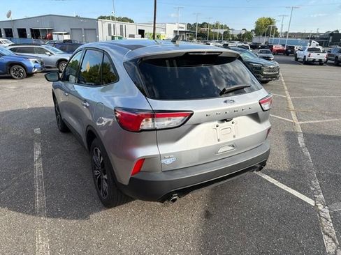 Used 2022 Ford Escape SE w/ SE Sport Appearance Package FWD image 7