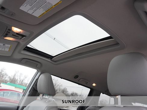 Used 2018 Toyota Sienna XLE w/ XLE Navigation Package image 4