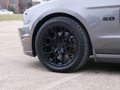 Used 2013 Ford Mustang GT Premium w/ Security Pkg image 10