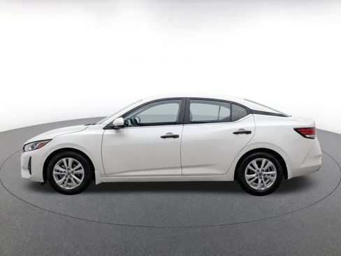Used 2025 Nissan Sentra S FWD image 4