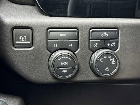 Used 2024 Chevrolet Silverado 1500 LT AWD/4WD image 12