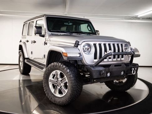 Used 2020 Jeep Wrangler Unlimited Sahara AWD/4WD image 9