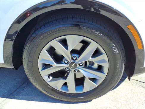 Used 2024 Kia Sportage SX image 11