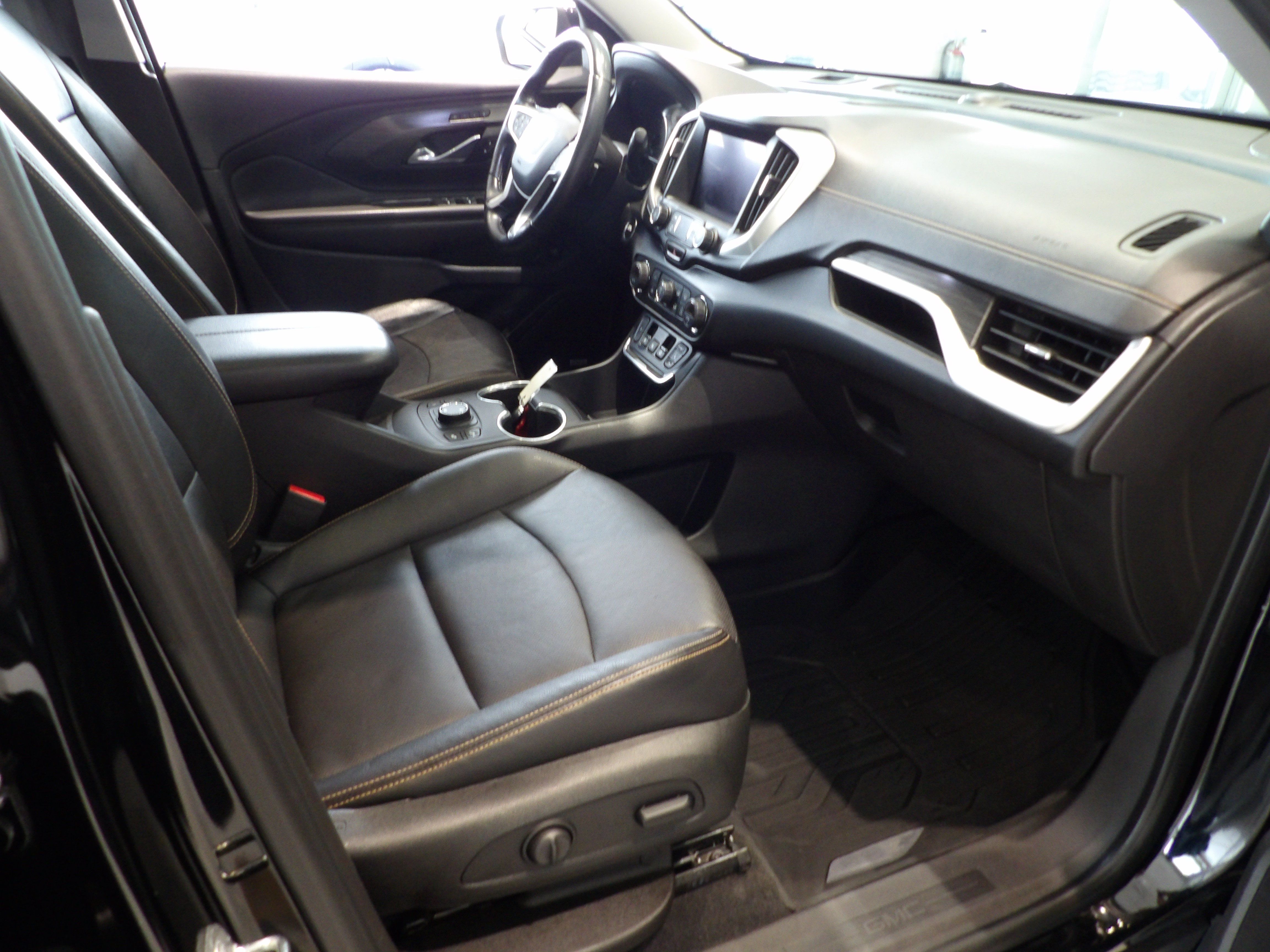 Used 2021 GMC Terrain SLT w/ Infotainment Package II AWD/4WD image 26