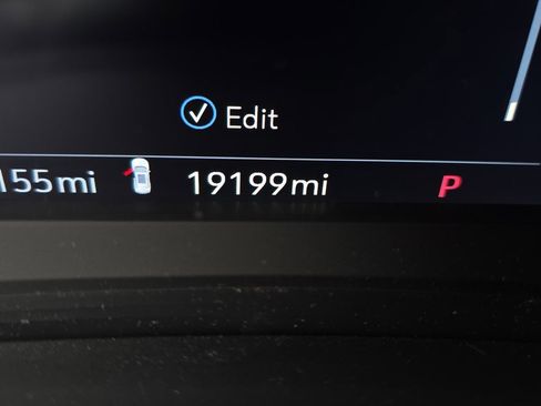 Certified 2024 Cadillac XT6 Sport w/ LPO, ONYX Package image 13