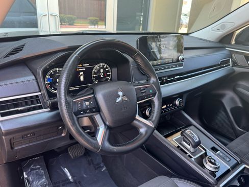 Used 2024 Mitsubishi Outlander SE AWD/4WD image 25