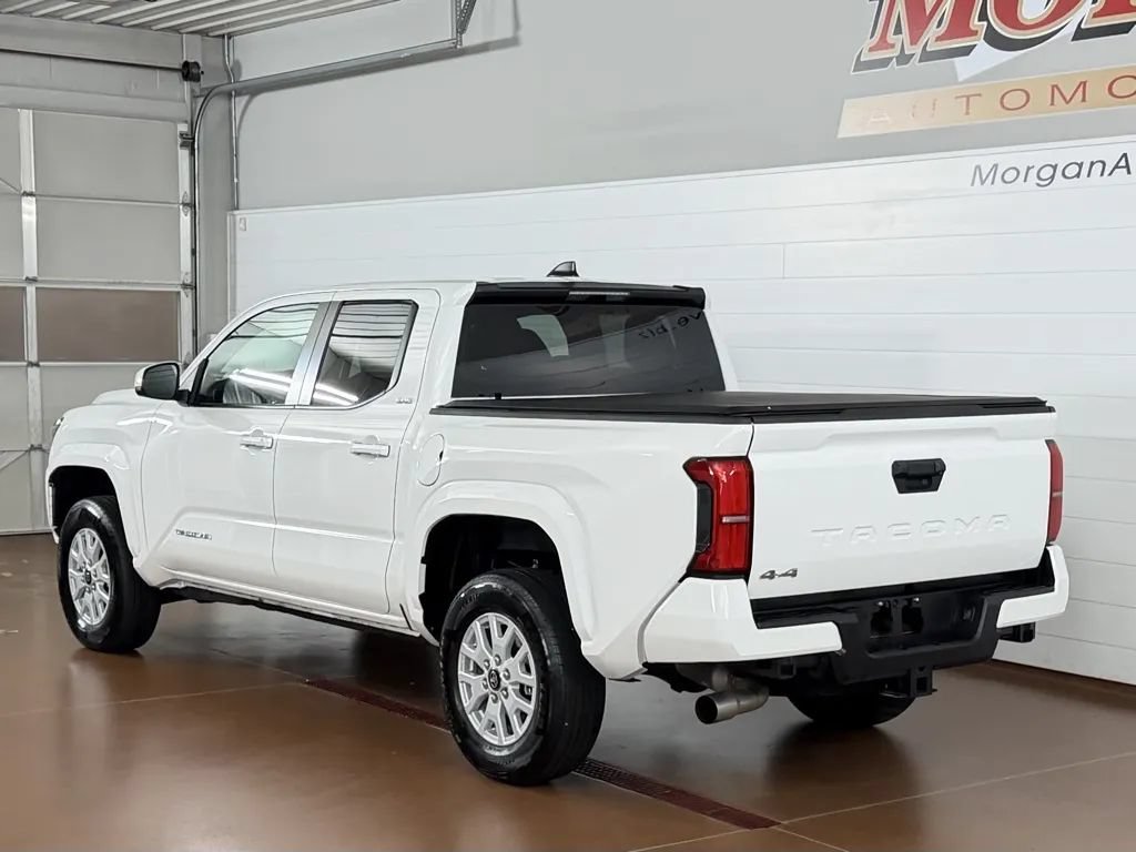 Used 2025 Toyota Tacoma SR5 AWD/4WD image 6