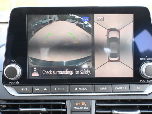 Used 2021 Nissan Altima 2.5 Platinum AWD/4WD image 18