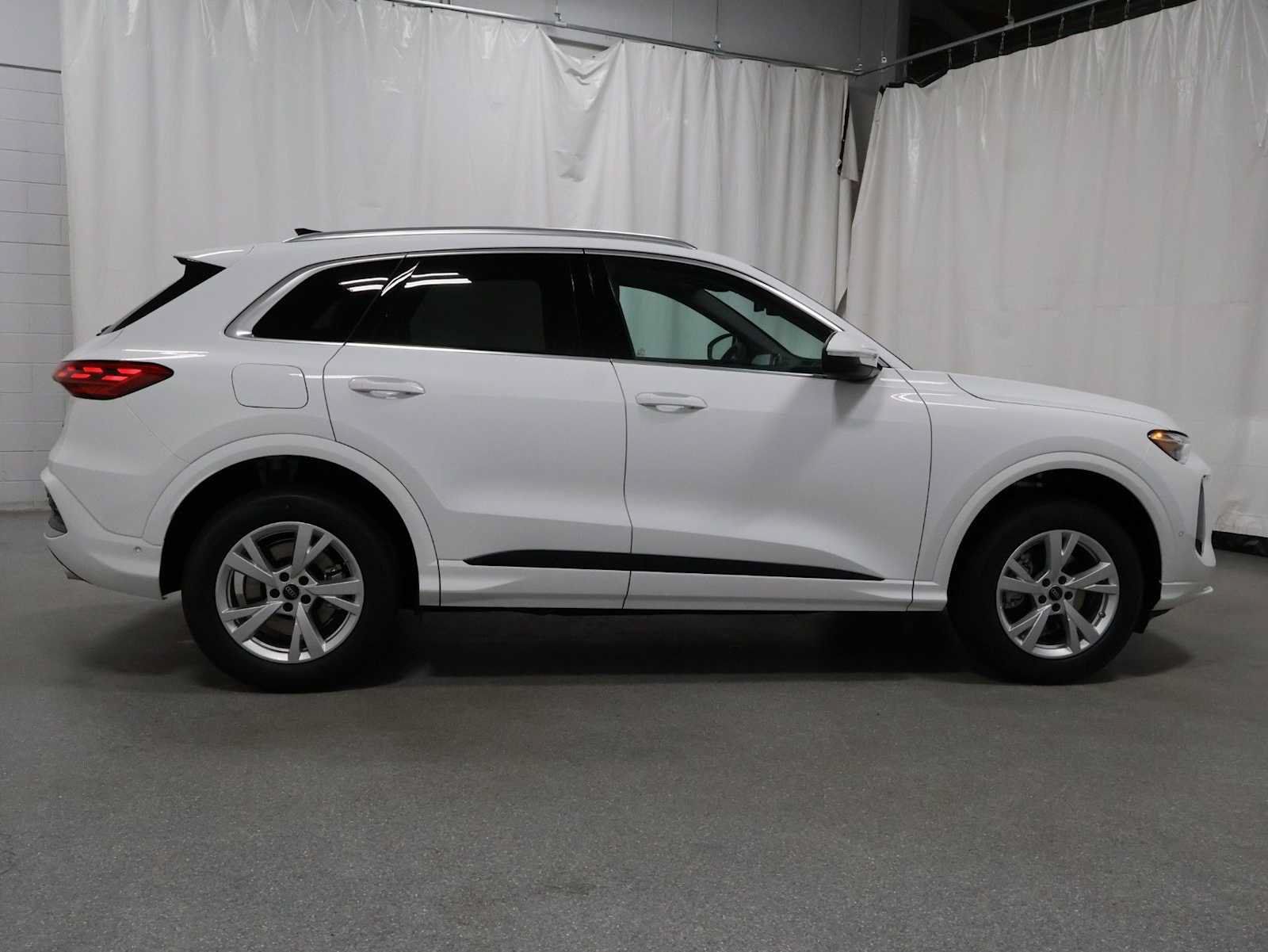 New 2026 Audi Q5 Premium AWD/4WD image 10