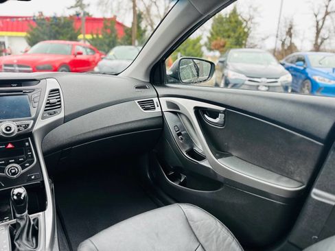 Used 2014 Hyundai Elantra Limited w/ Option Group 03 image 17