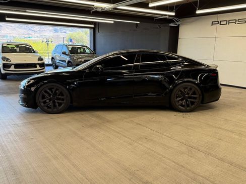 Used 2022 Tesla Model S Plaid AWD/4WD image 2